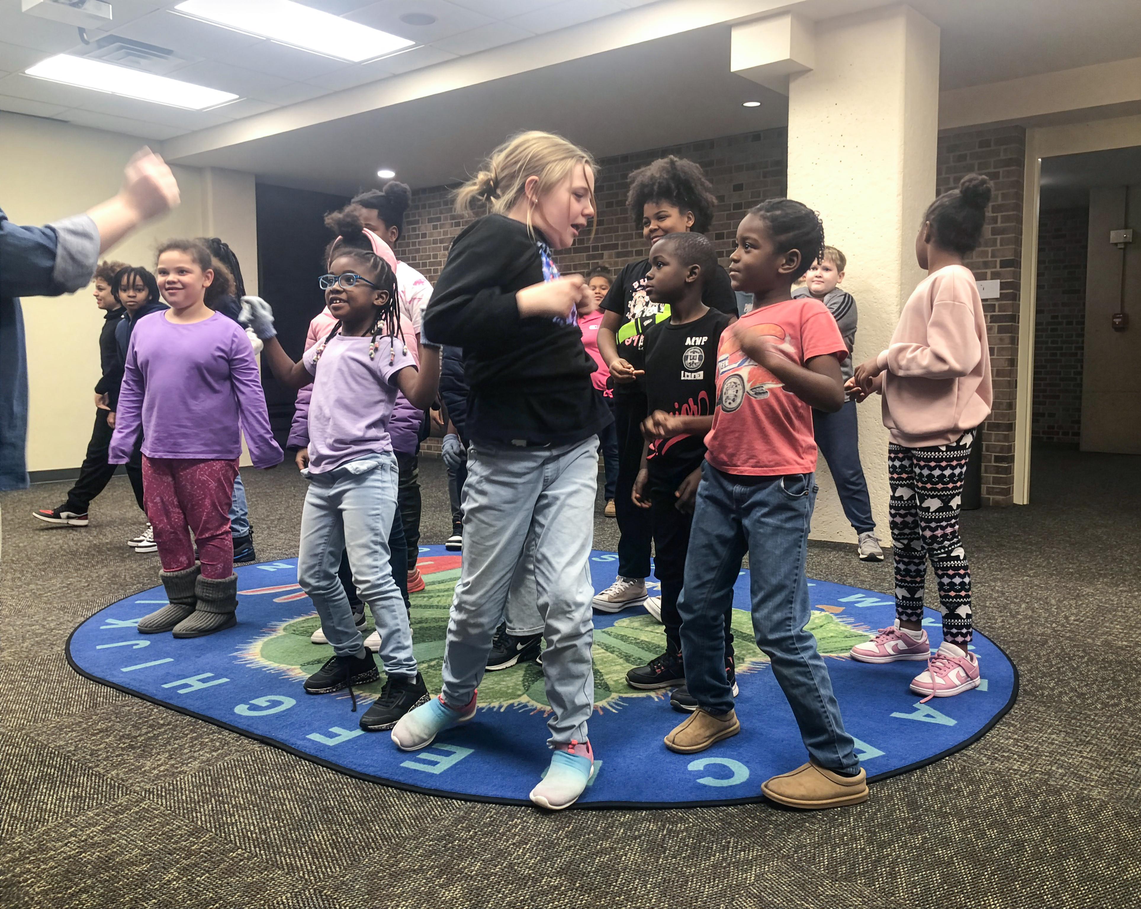 storytime kids dancing