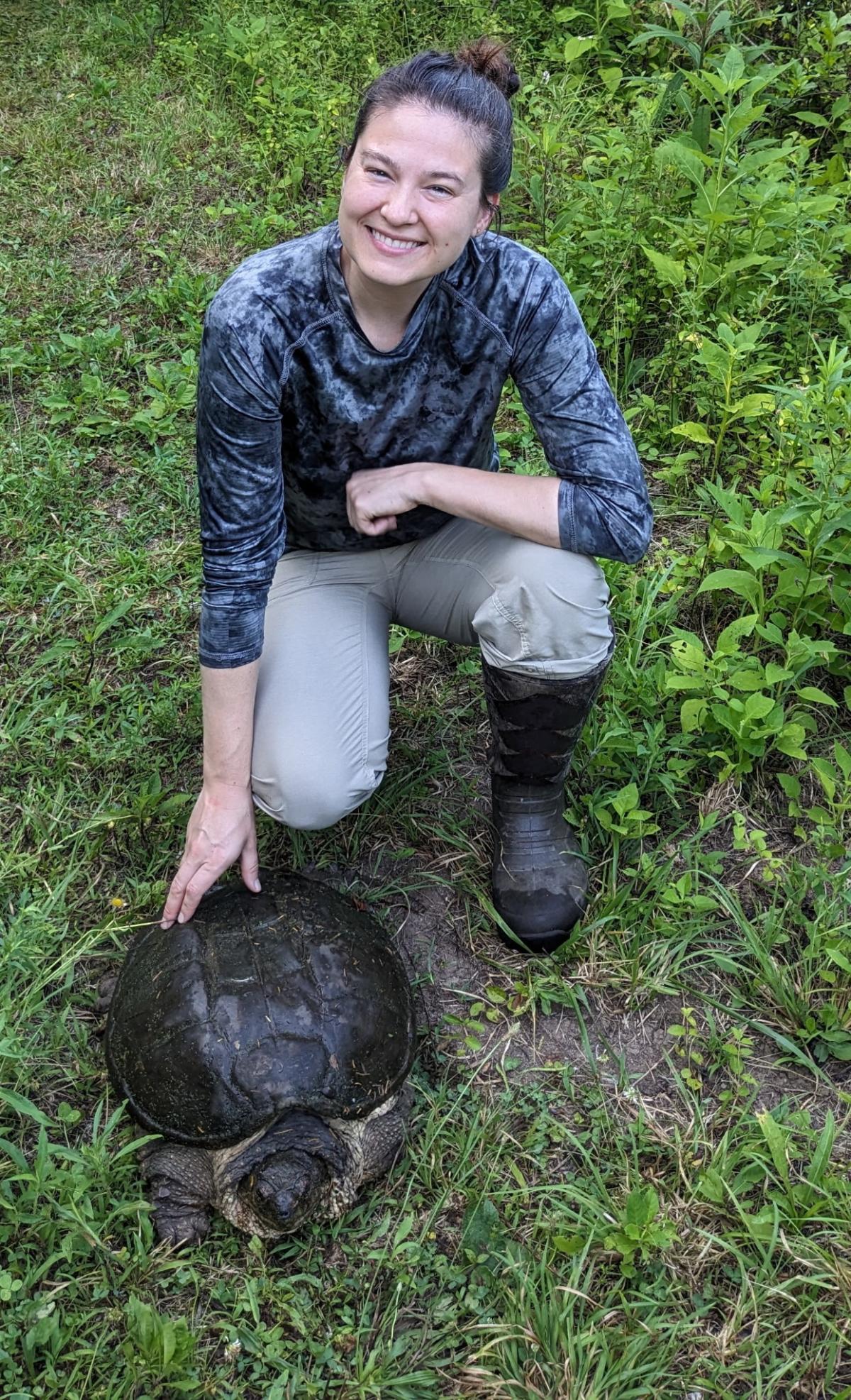 Lindsey Hayter with turtle
